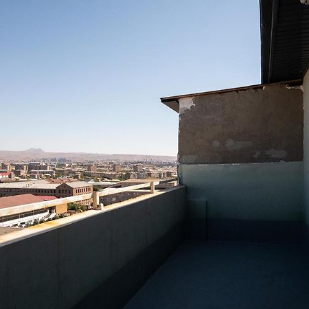 Bright Apartment On 13Th Floor Yerevan Exterior foto