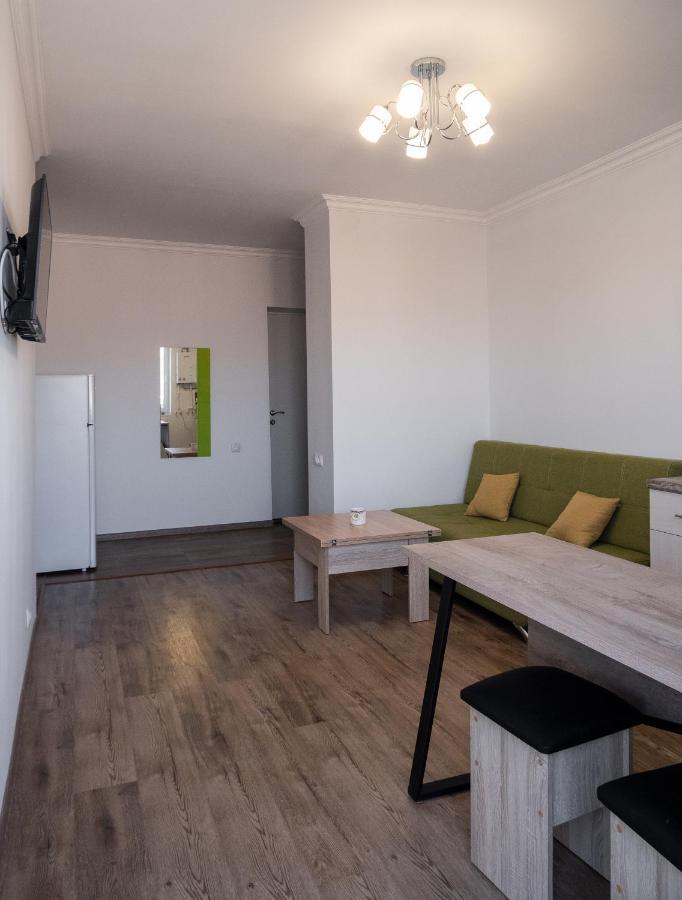 Bright Apartment On 13Th Floor Yerevan Exterior foto